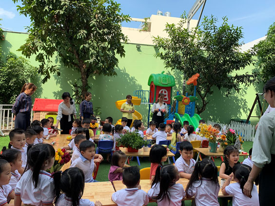 Ngày Quốc Tế Phụ Nữ 8-3 Happy Women’s Day