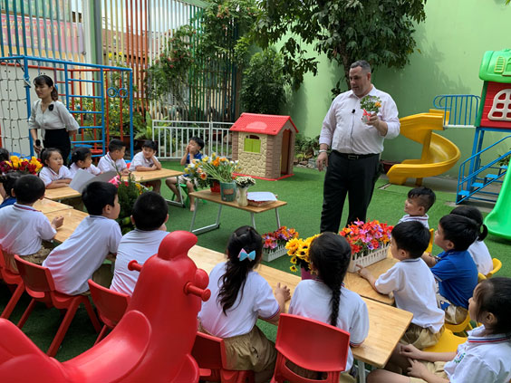 Ngày Quốc Tế Phụ Nữ 8-3 Happy Women’s Day